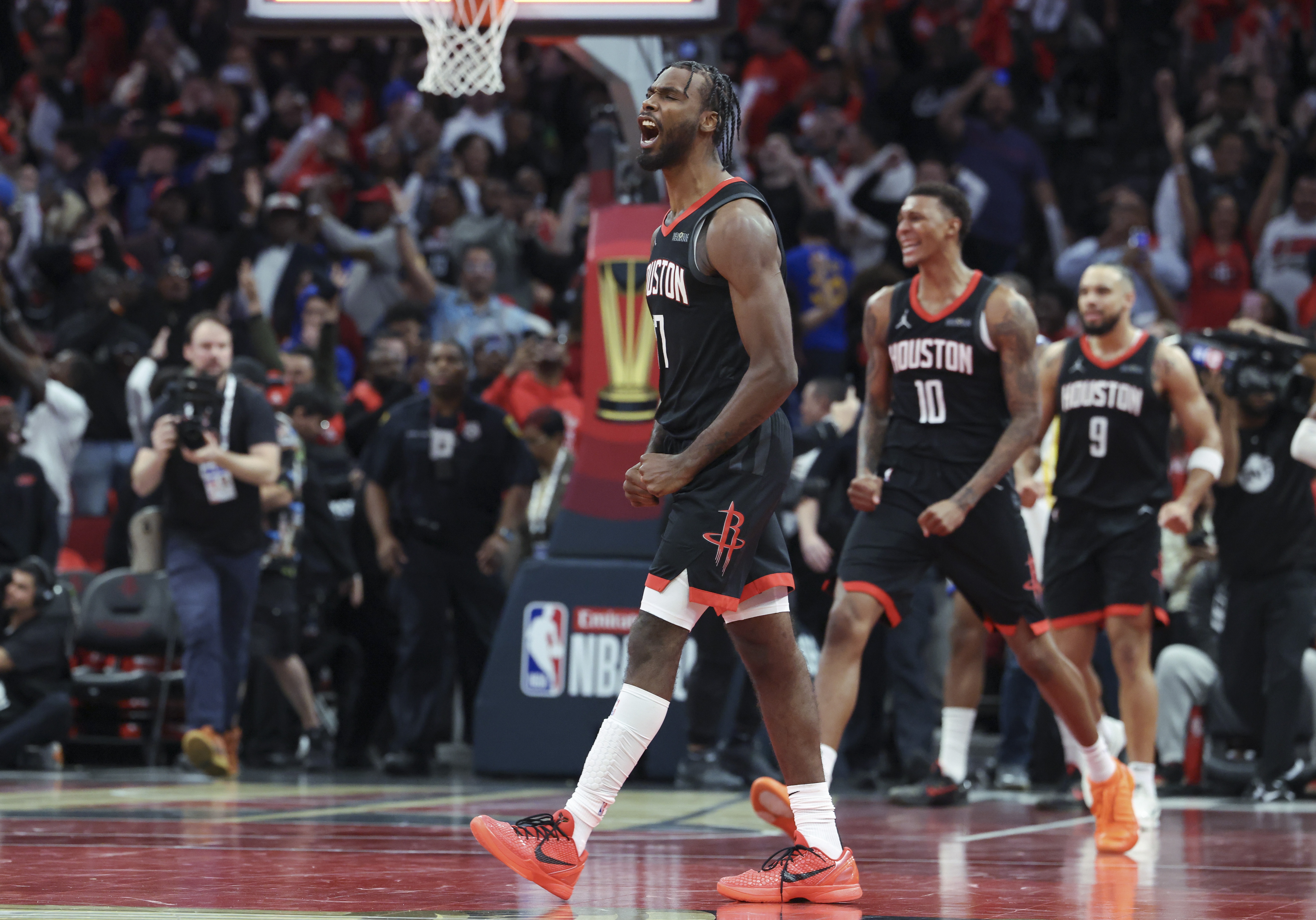 伊森:我养伤期间 队内的每个人都鼓励我支持我